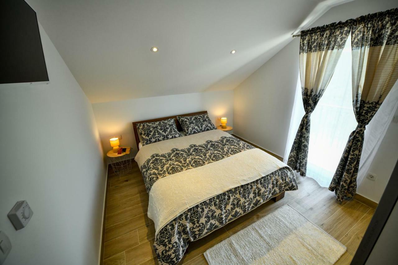 Cambi Lux Apartment Otok  Eksteriør billede