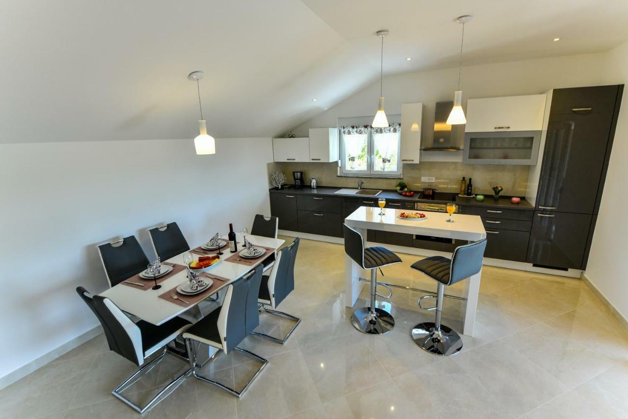 Cambi Lux Apartment Otok  Eksteriør billede
