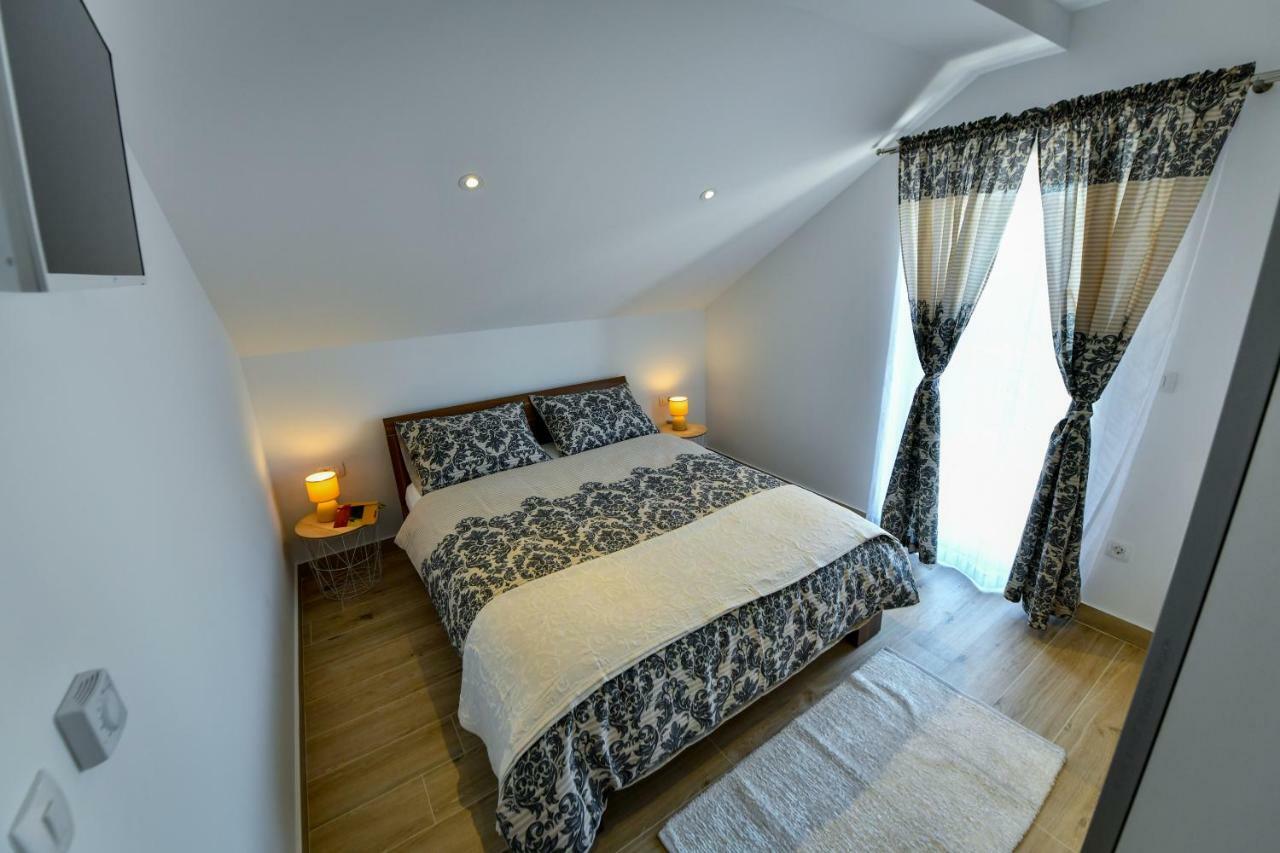 Cambi Lux Apartment Otok  Eksteriør billede