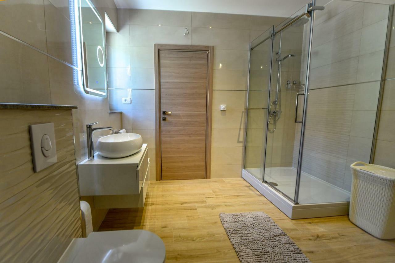 Cambi Lux Apartment Otok  Eksteriør billede