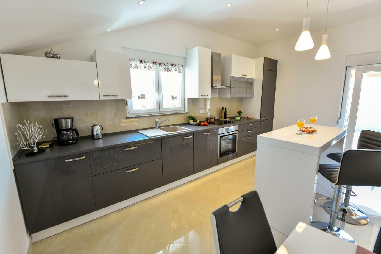 Cambi Lux Apartment Otok  Eksteriør billede