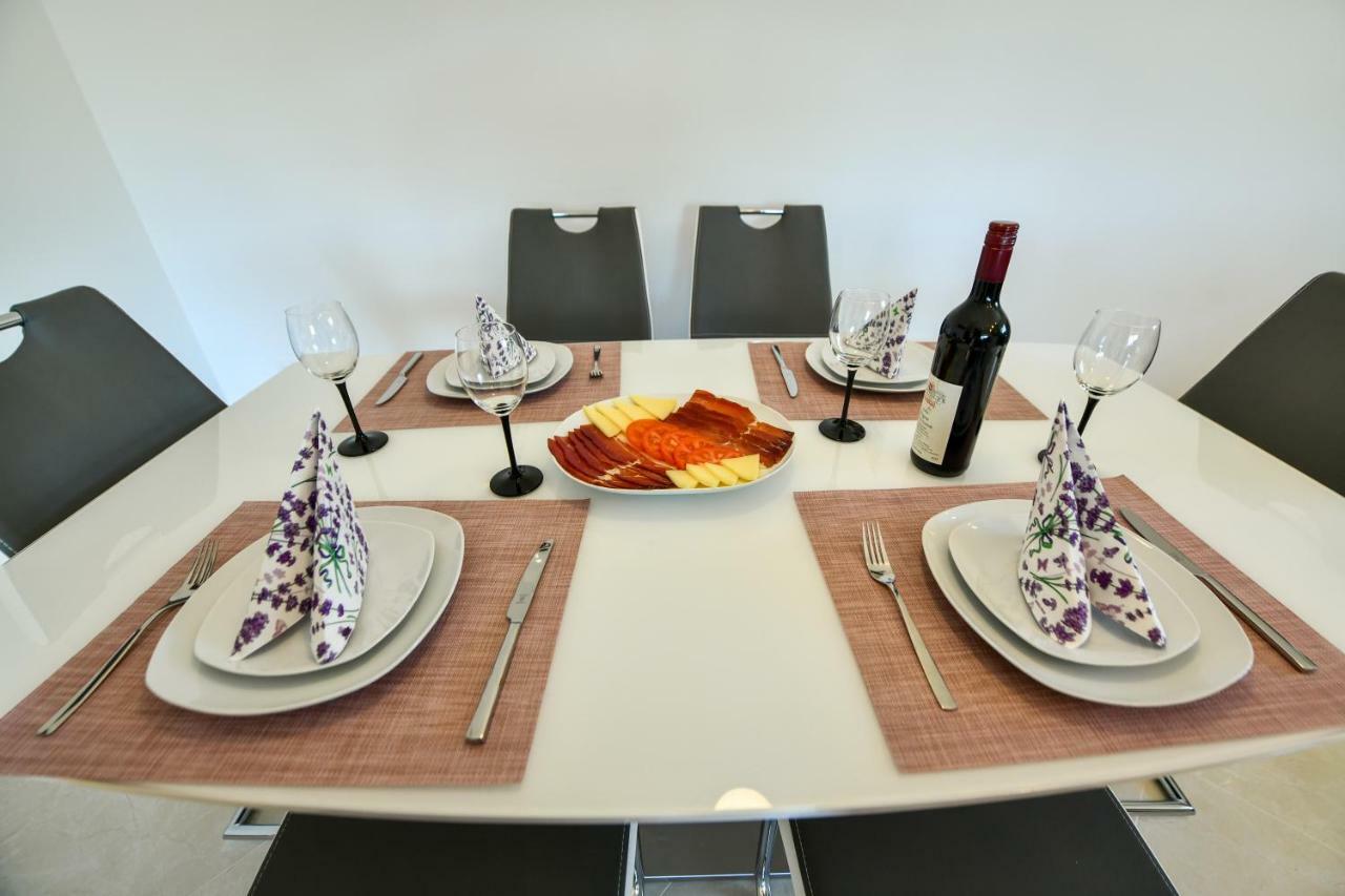 Cambi Lux Apartment Otok  Eksteriør billede