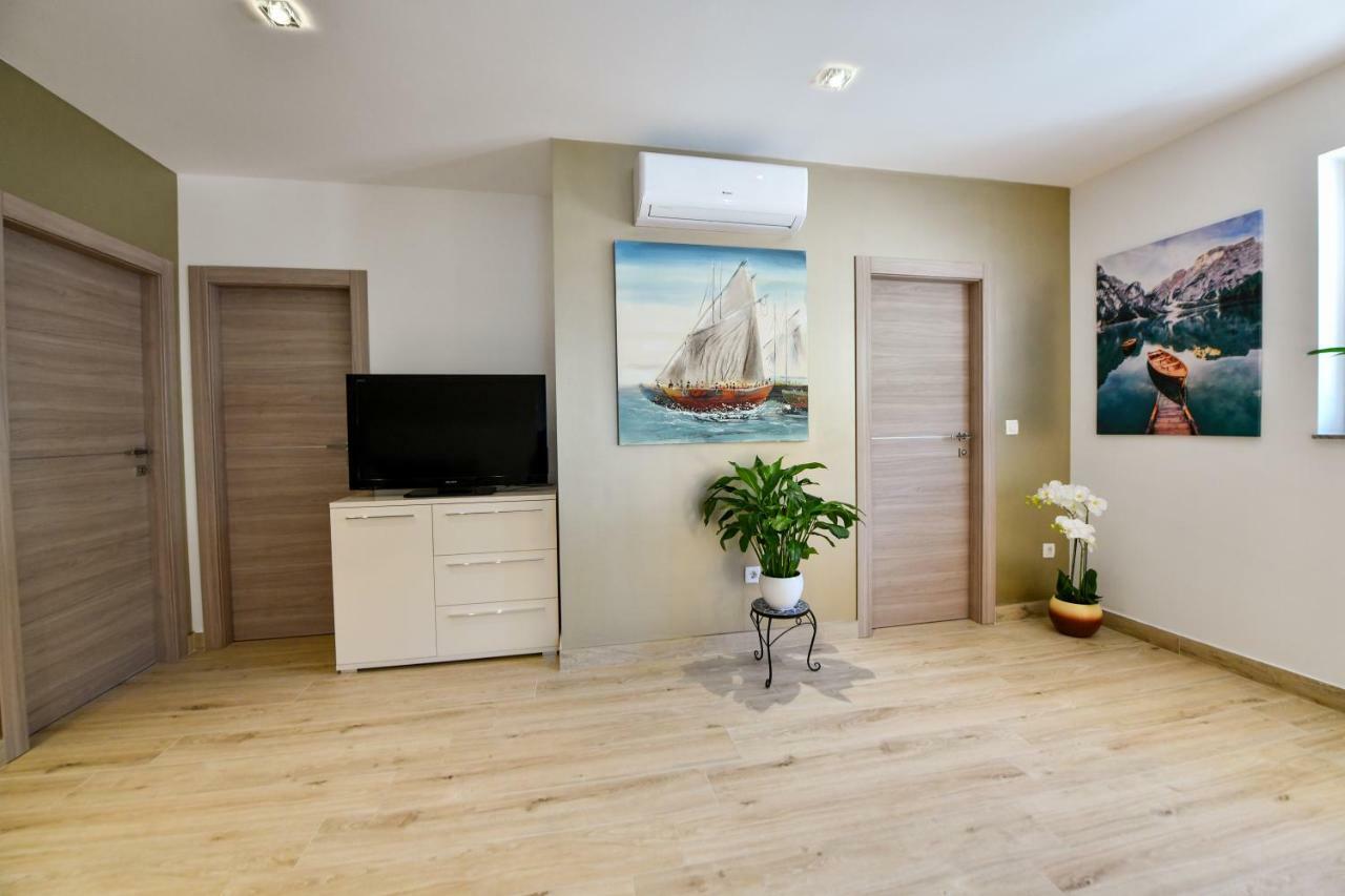 Cambi Lux Apartment Otok  Eksteriør billede